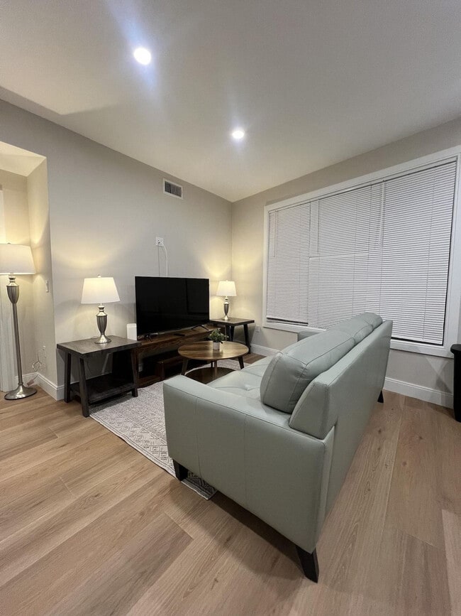 Building Photo - 394 McGrath Hwy Unit SI ID1364689P