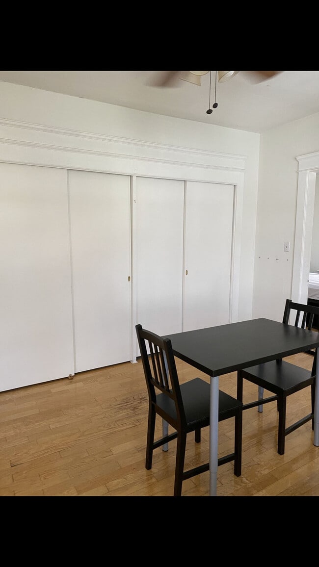 Photo - 244 Bowen St