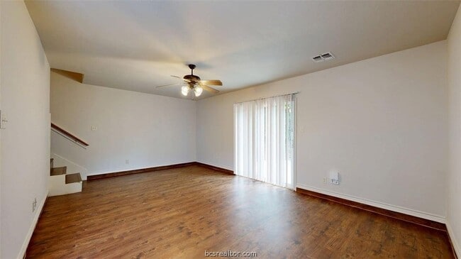 Photo - 1915 Pine Tree Dr Unit B