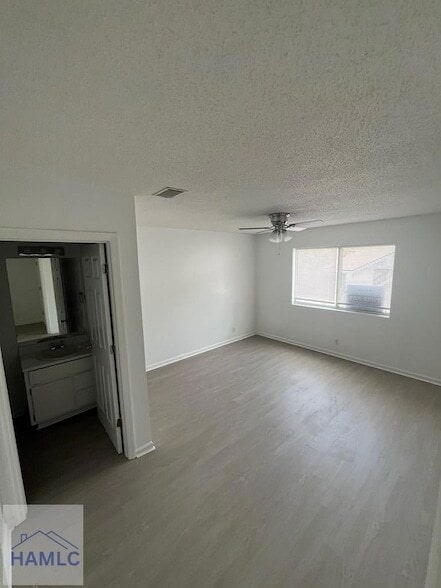 Photo - 910 Brett Dr