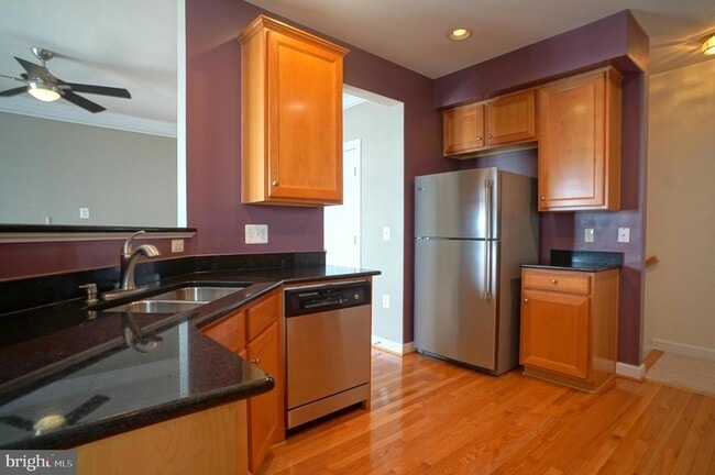 Photo - 2515 Einstein St