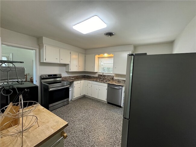 Photo - 2063 34th Ave