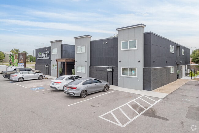 Primary Photo - 67th Suites