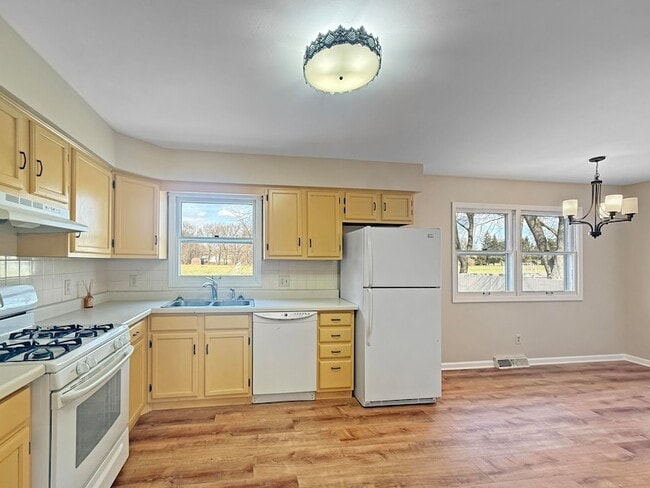 Photo - 432 Summer Dr