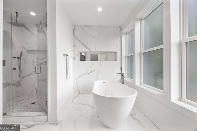 Photo - 24 Hutchinson St NE