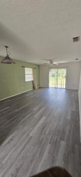 Photo - 304 Camillia Ln