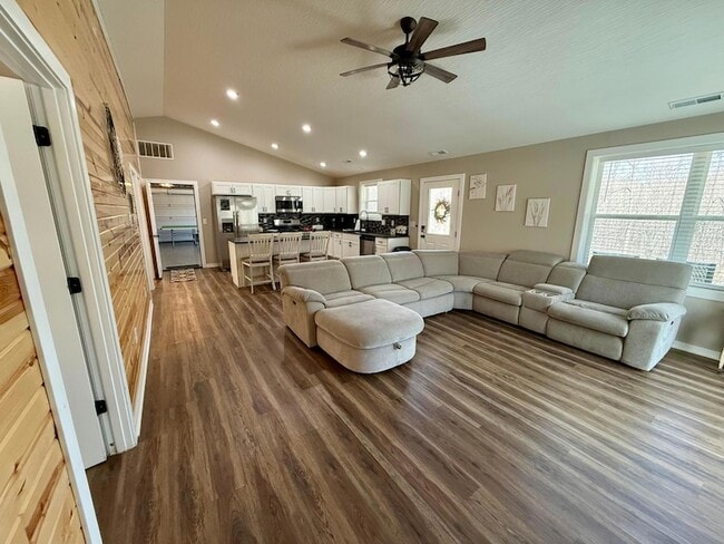 Photo - 813 Eaton Hollow Rd SW