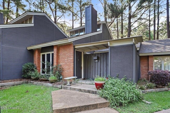 Photo - 200 Woodgreen Dr Unit 2