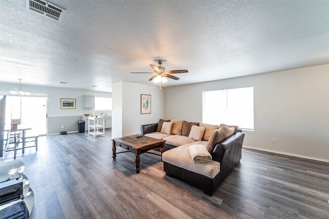 Photo - 9844 Sparrow Hawk Ln