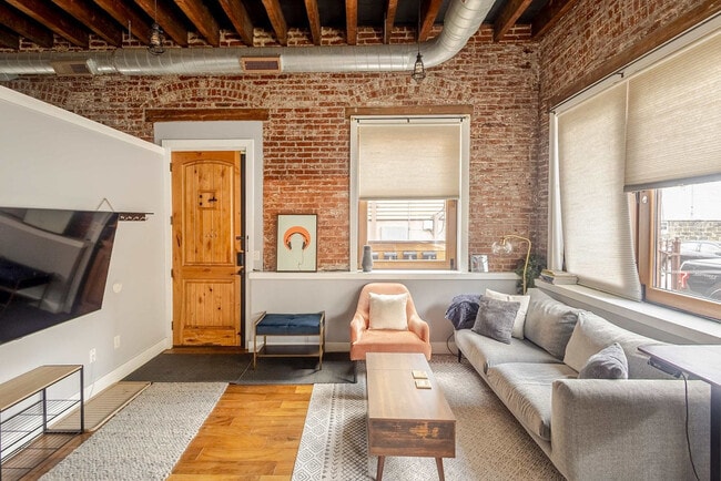 Building Photo - 621 14th St Unit ID1314944P