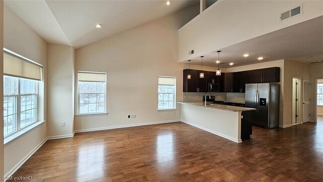 Photo - 260 W Main St Unit 15