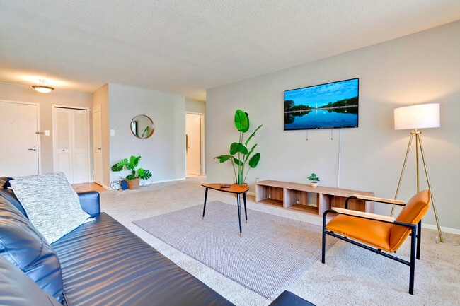 Photo - 2111 Richmond Hwy Unit FL12-ID1022383P