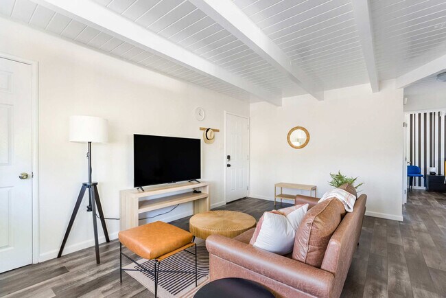 Photo - 2312 Bonar St Unit SI ID1310766P