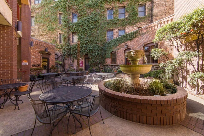 Photo - 300 Main St Unit ID1265985P