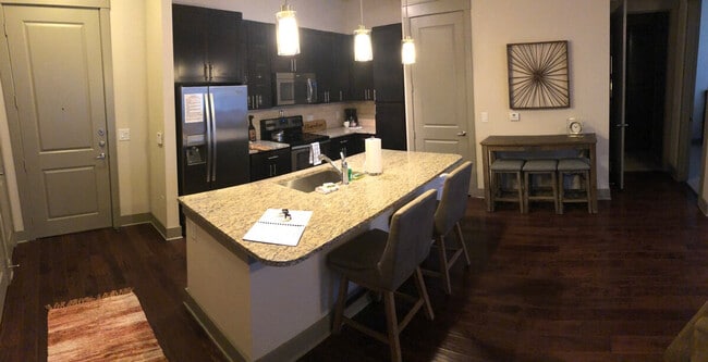 Photo - 6000 Carnegie Blvd Unit ID1344165P