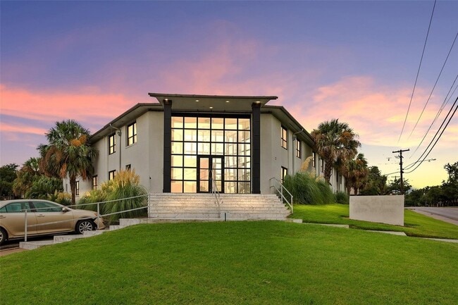 Building Photo - 7770 Meadow Rd Unit 211