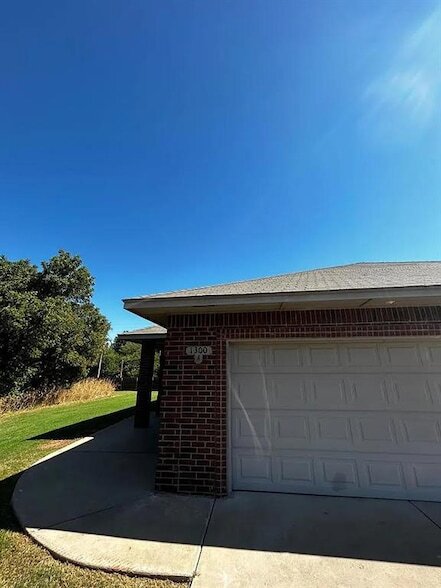 Photo - 1300 Garden Gate Dr