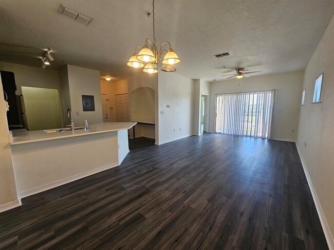 Building Photo - 560 Florida Club Blvd Unit 312