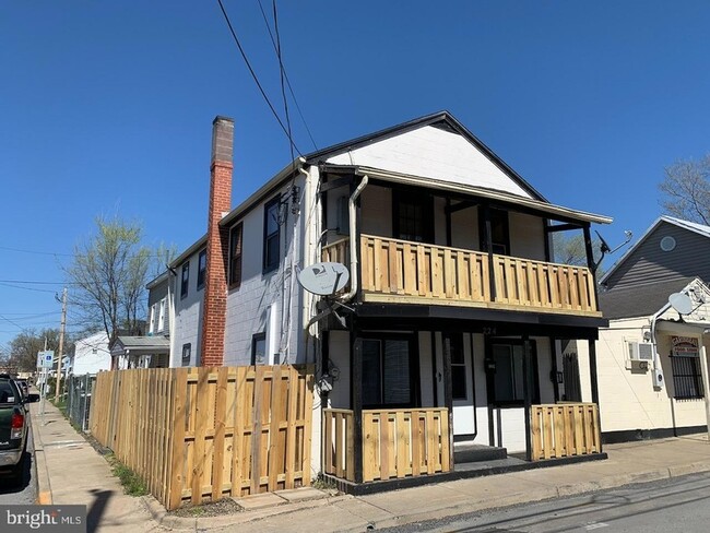 Building Photo - 224 1/2 Kern St