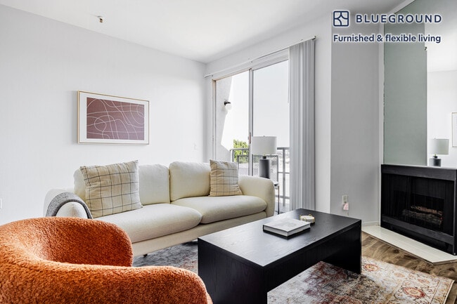 Building Photo - 1443 N Fuller Ave Unit FL4-ID1346