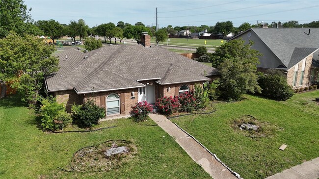 Photo - 613 Palomar Ln