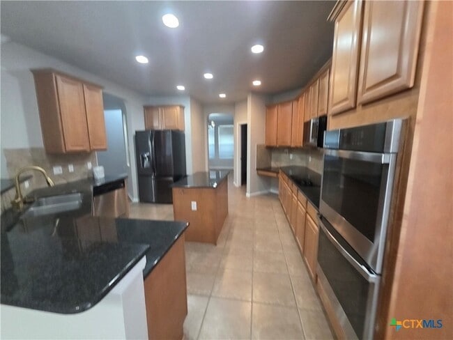 Photo - 423 Wrought Iron Dr