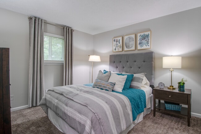 Photo - z-120125-The Stratton