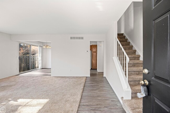 Photo - 24692 N Meadow Dr Unit 9 / 3