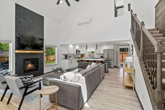 Photo - 311 Skate Creek Rd N Unit ID1054654P