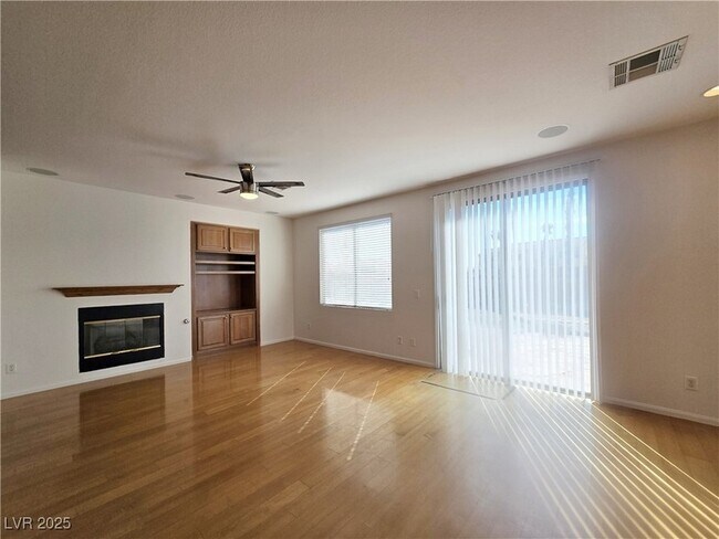 Photo - 7423 Coyote Cave Ave