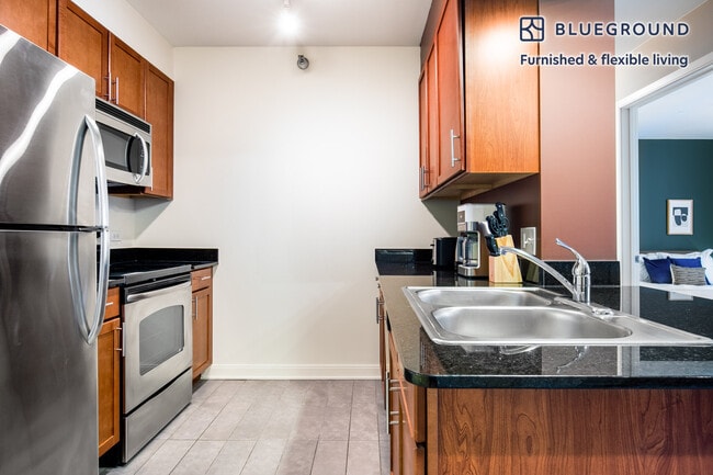 Photo - 210 N Wells St Unit SI FL17-ID261