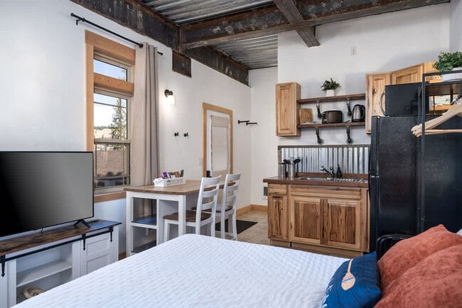 Photo - 402 N Foys Lake Dr Unit ID1292066P