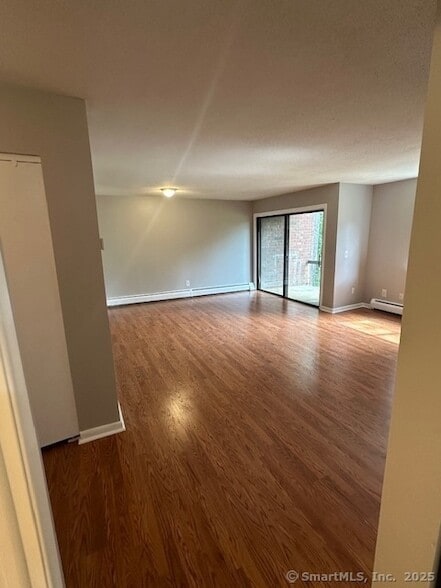 Photo - 925 High Path Rd