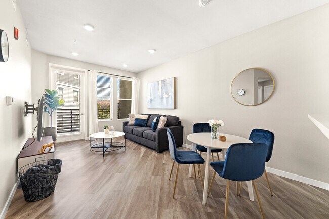 Photo - 375 Harbour Cove Dr Unit SI FL4-ID1228244P