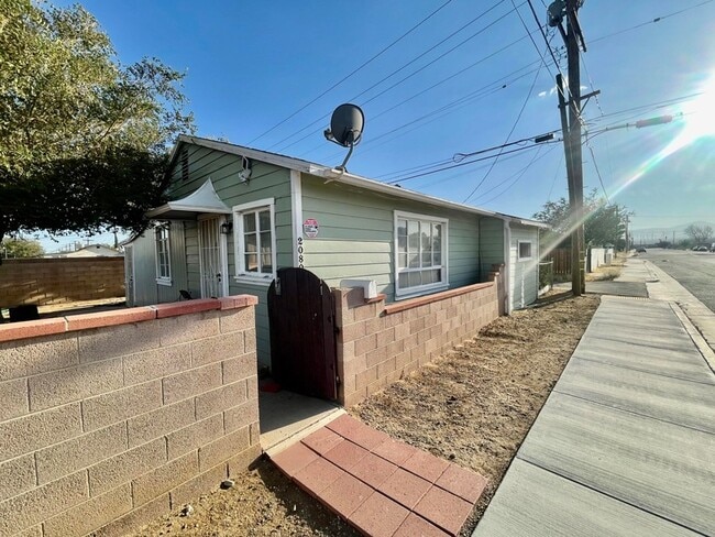 Building Photo - 2080 Inyo St