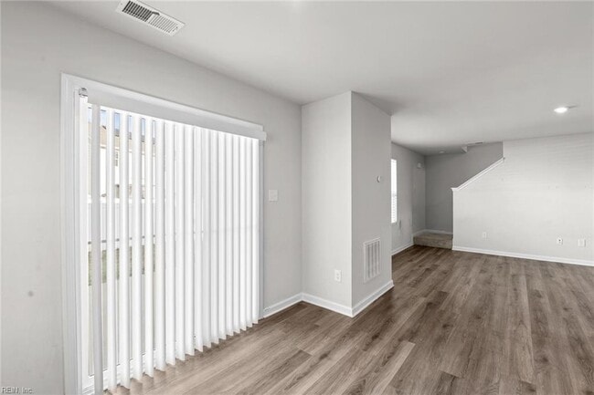 Photo - 103 Sourgum Ln