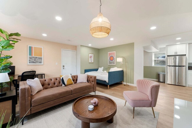 Photo - 1016 E Division St Unit ID1057423P