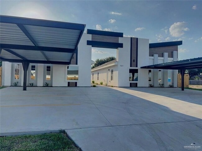 Photo - 705 N Emerald Ave Unit 4