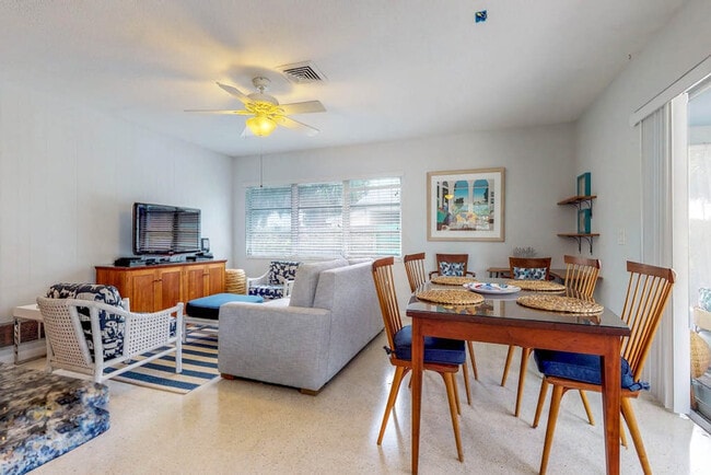 Building Photo - 105 Mangrove Ave Unit SI ID1591543P