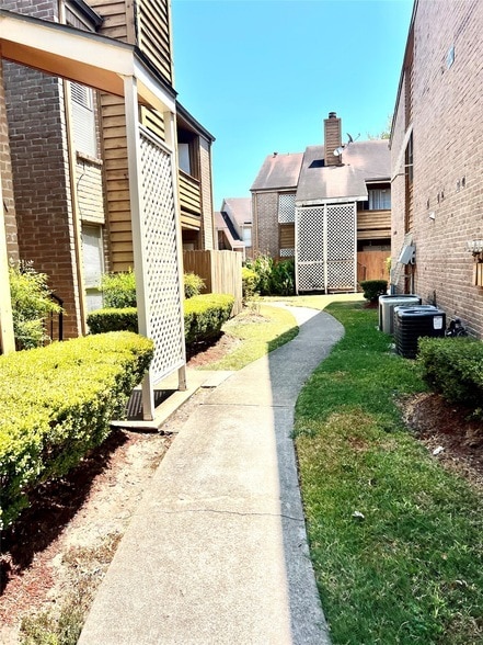 Photo - 10202 Forum Park Dr Unit 261