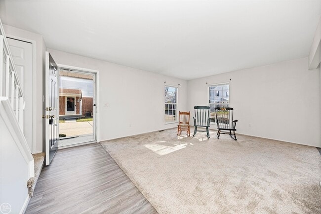 Photo - 24692 N Meadow Dr Unit 9 / 3