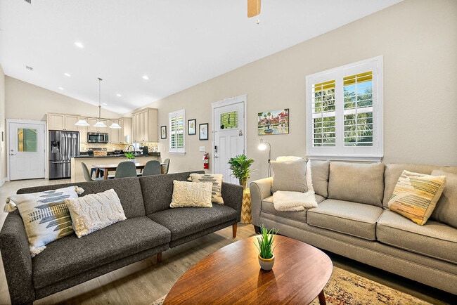 Building Photo - 104 Cedar St Unit ID1281914P