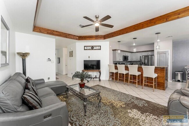 Photo - 1 Torrey Pines Dr