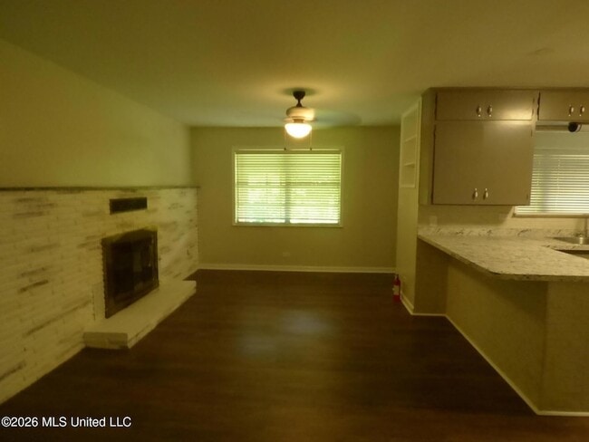 Photo - 2083 Martin Rd