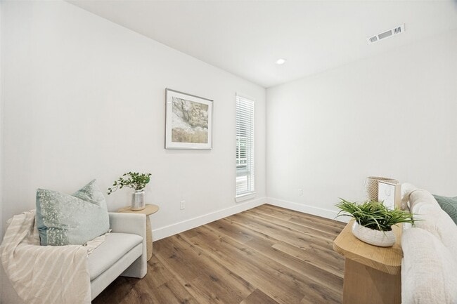 Photo - 5633 Live Oak St Unit 101