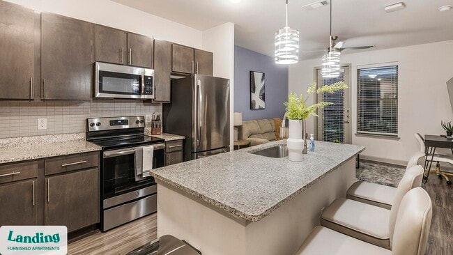 Photo - 2800 NE Green Oaks Blvd Unit 5101.1412337