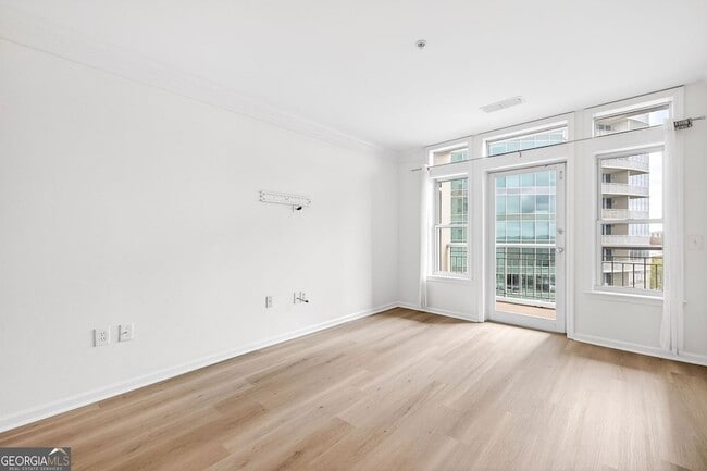 Photo - 3334 Peachtree Rd NE Unit 905