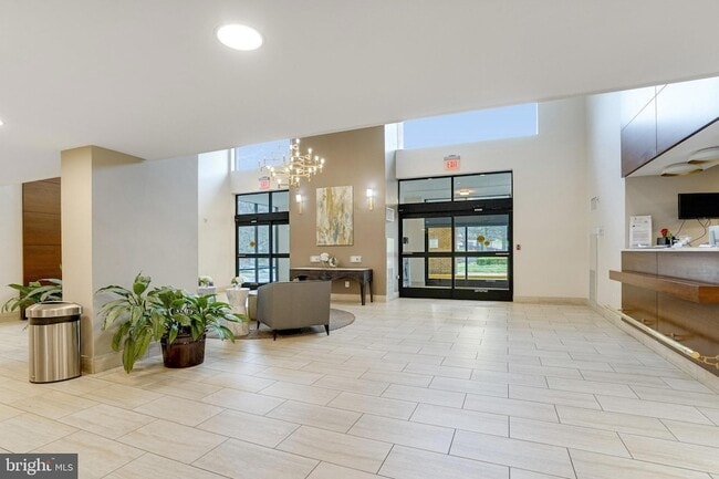 Photo - 2300 Pimmit Dr Unit 308W