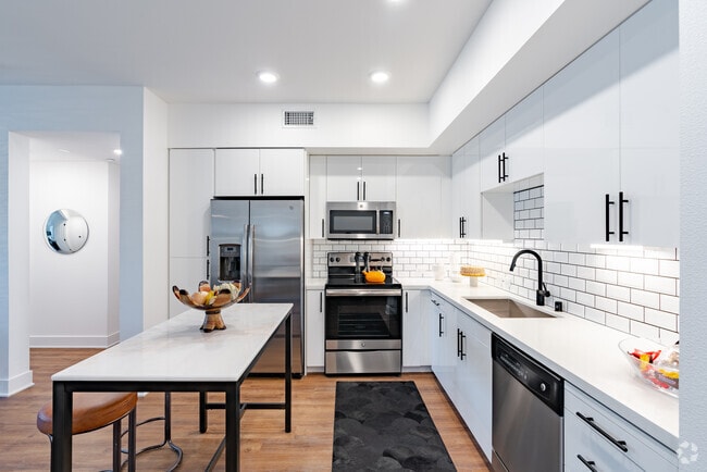 2 Bedroom, 2 Bath - Clarendon Apartments