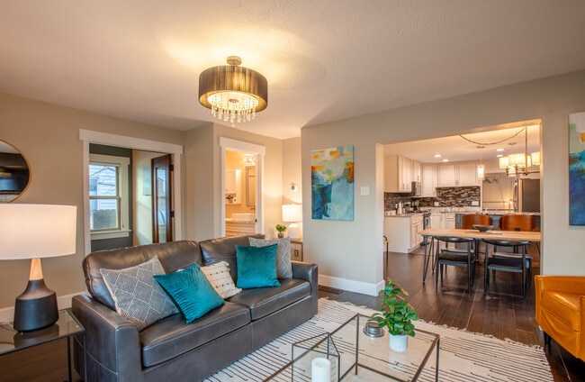 Building Photo - 1285 Parkway Ave Unit ID1249825P